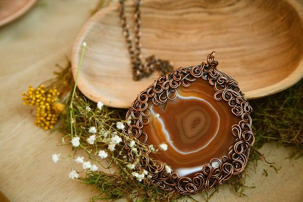Lady Pendant Amber Agate Necklace Necklaces
